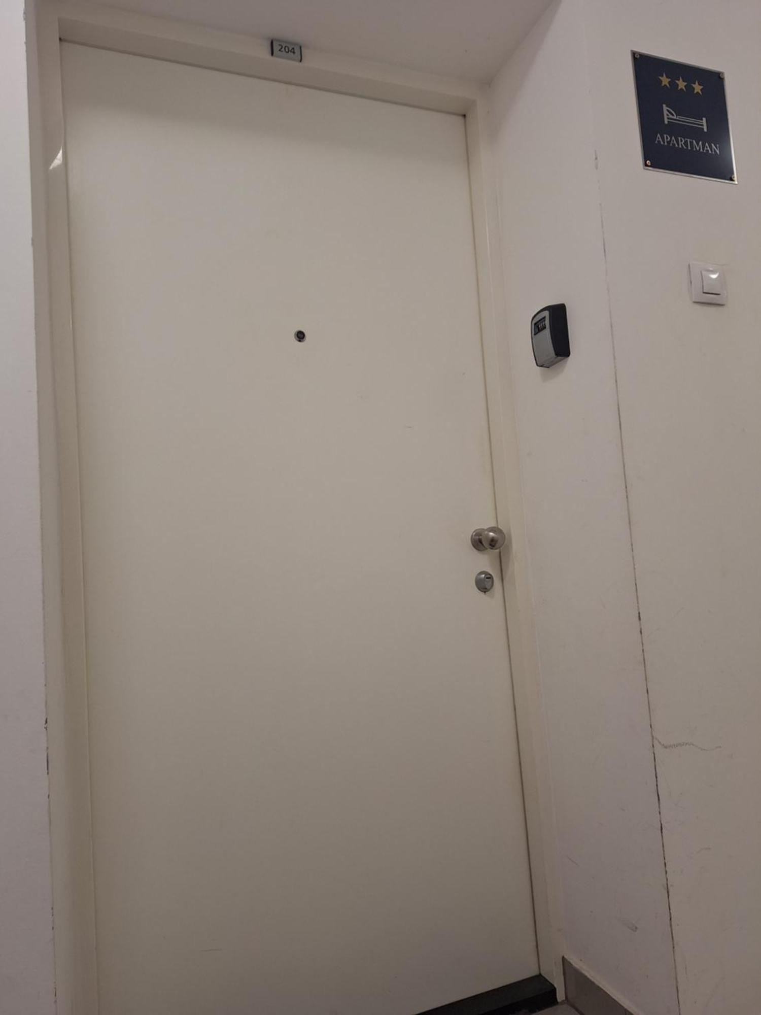 Apartman Lory, Zagreb, Downtown, With Own Parking In The Garage Exterior foto